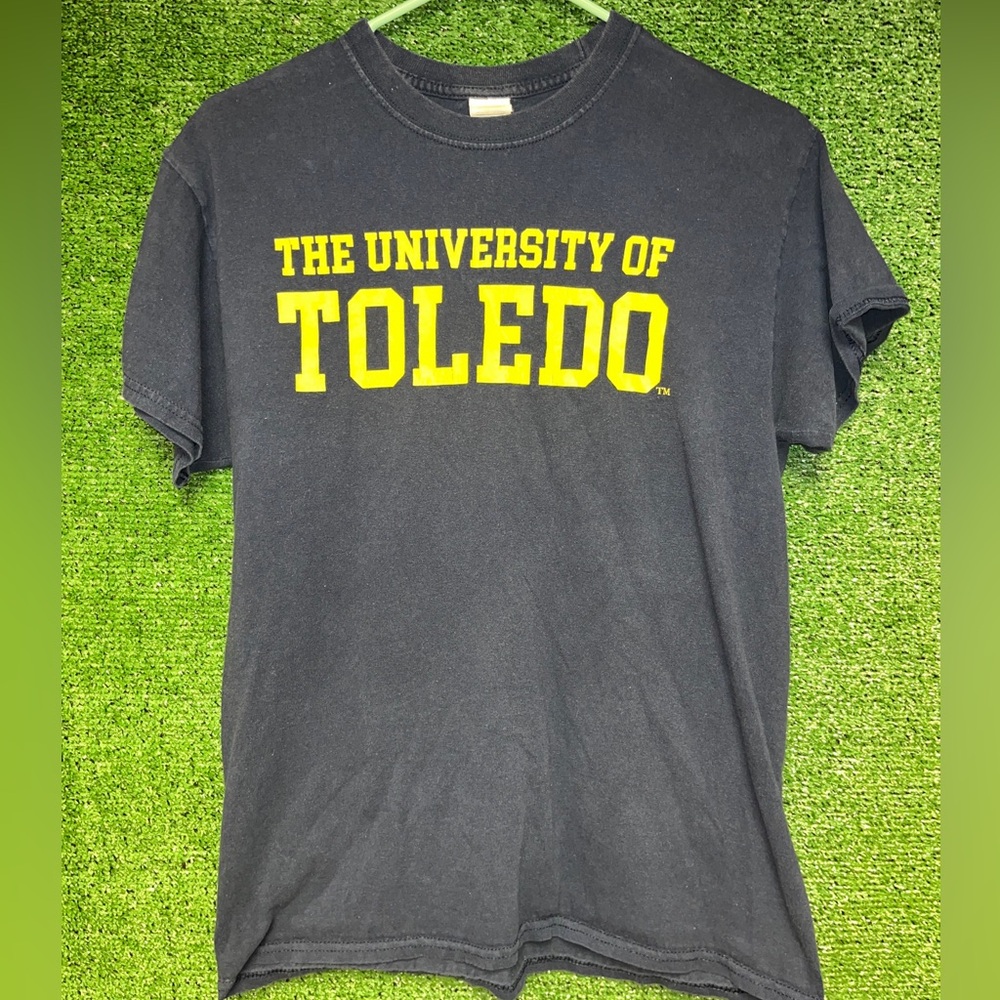 University of Toledo Rockets Navy Blue Shirt M Gildan tag College Ohio